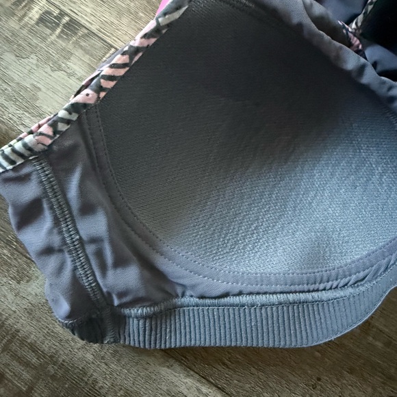 VS SPORT BRAS - Picture 11 of 13